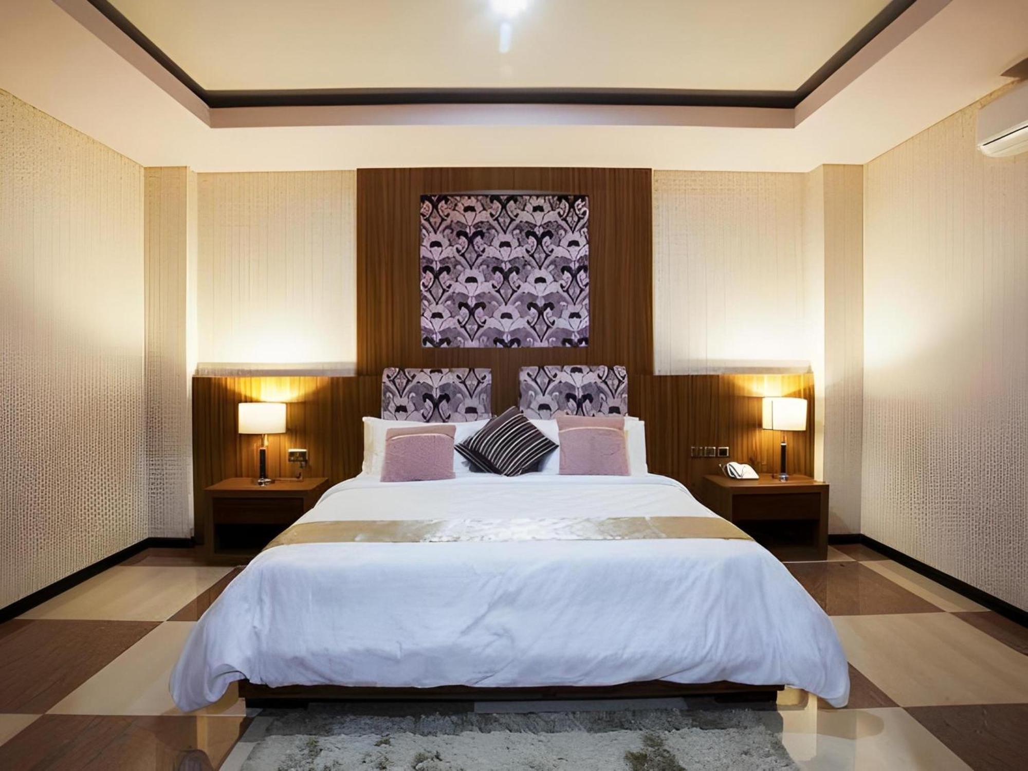 Collection O 499 Princess Keisha Hotel & Convention Center Denpasa Buitenkant foto