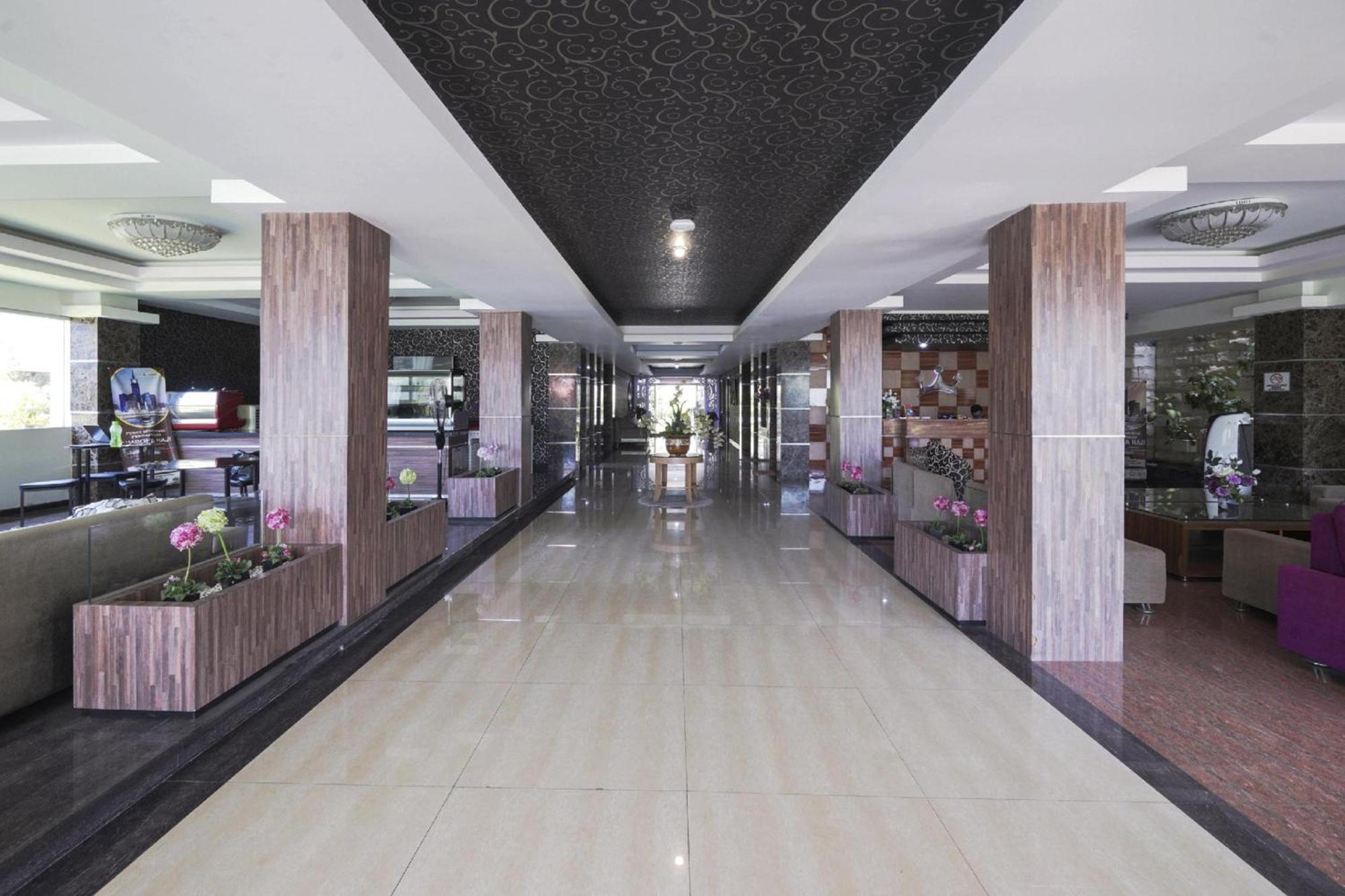 Collection O 499 Princess Keisha Hotel & Convention Center Denpasa Buitenkant foto